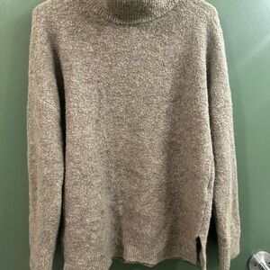 Abercrombie & Fitch Woman’s Turtleneck Sweater in Heather Taupe